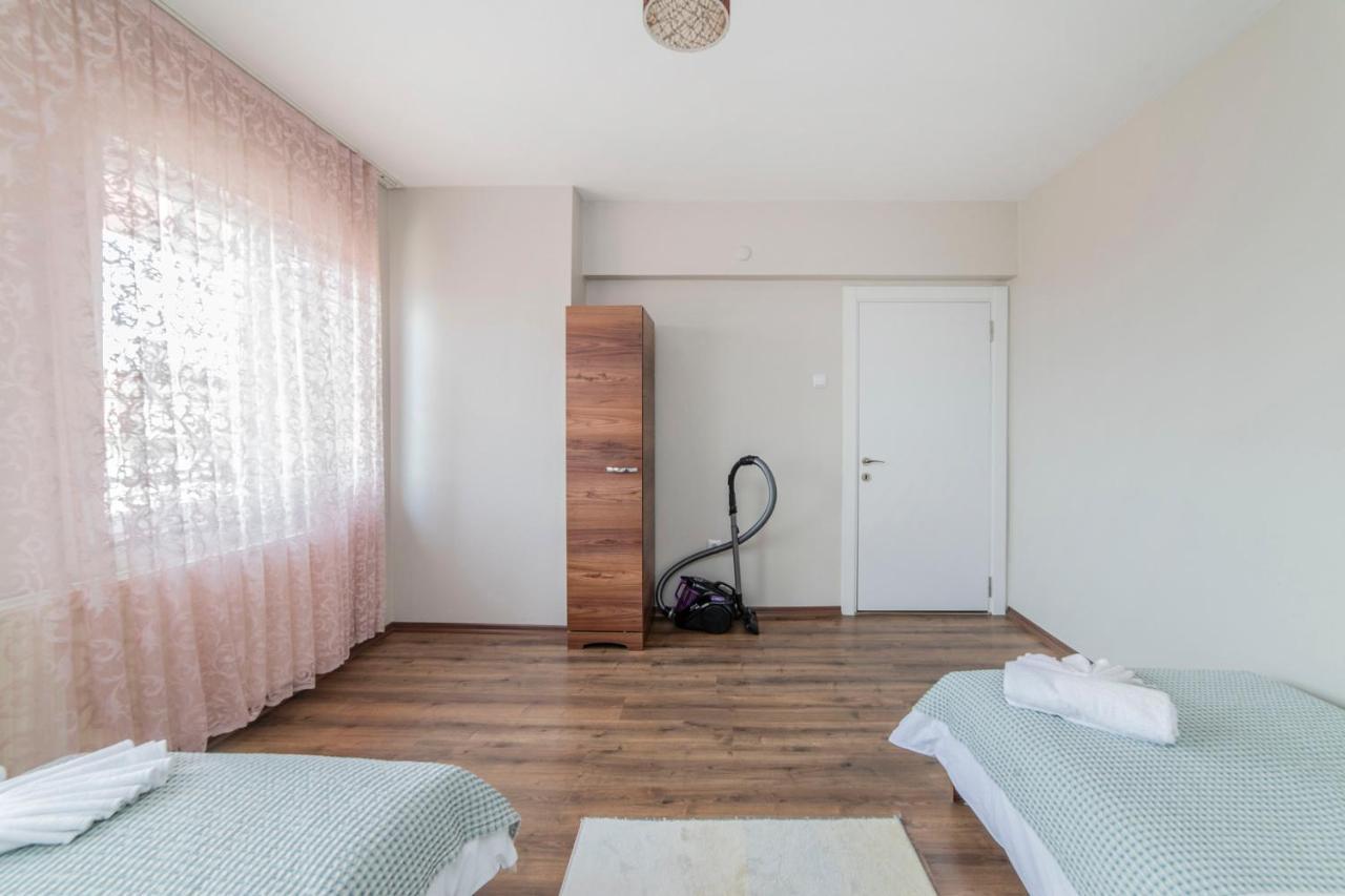 Centrally Located 2 Bedroom Apt With Netflix Bursa Kültér fotó