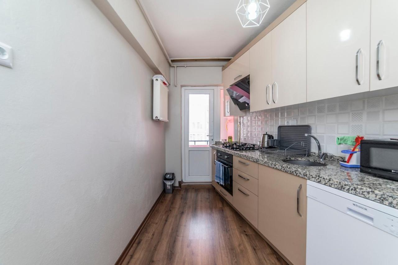 Centrally Located 2 Bedroom Apt With Netflix Bursa Kültér fotó