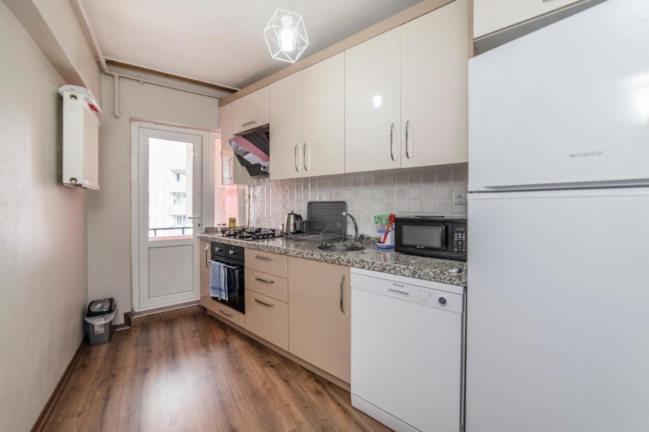 Centrally Located 2 Bedroom Apt With Netflix Bursa Kültér fotó